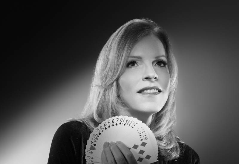 Magicien mentaliste close-up professionnel Saint-tropez